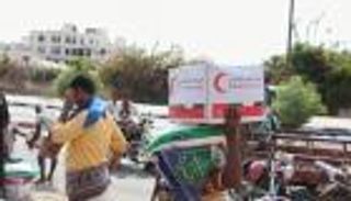 دعم إماراتي لمئات النازحين في أبين باليمن