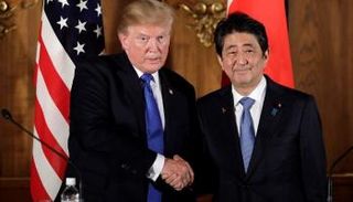 الرئيس الأمريكي ورئيس وزراء اليابان