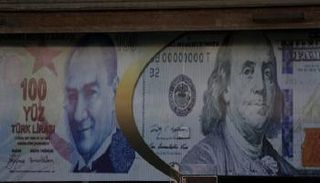 الليرة تدفع ثمن تدهور الاقتصاد التركي- الصورة من رويترز