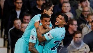 لاعبو نيوكاسل بعد هدفهم الأول