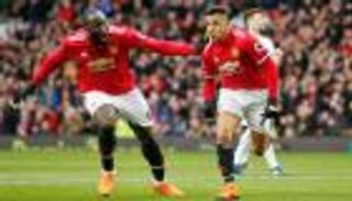 لوكاكو يحسد سانشيز على هدفه أمام نيوكاسل