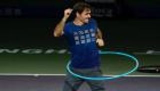 فيدرر يلجأ للرقص قبل الدفاع عن لقب شنغهاي