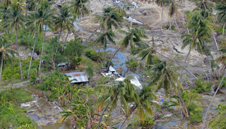 5000 شخص في عداد المفقودين في منطقتين مدمرتين جراء زلزال إندونيسيا
