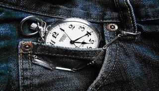 الجيوب الصغيرة كانت تستخدم كحامل لساعة الجيب