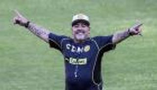 مارادونا يرفض تدريب الأرجنتين