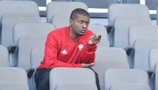 حسن سهيل خلال متابعة الأبيض في برشلونة