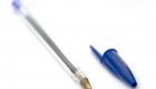 شركة أقلام تفصح عن سر تصميم غطاء منتجاتها: يحمي الأطفال من الاختناق