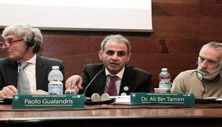 علي بن تميم في ندوة جائزة الشيخ زايد للكتاب بميلان