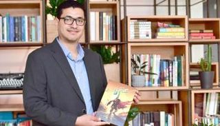 الكاتب المصري مؤمن حلمي 