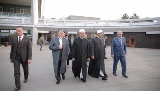 شيخ الأزهر يصل أوزبكستان