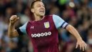 نجوم أستون فيلا يطالبون بتعيين جون تيري مدرباً للفريق