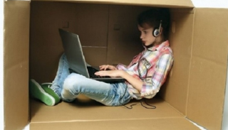 متابعة وسائل التواصل تؤثر علينا سلبا