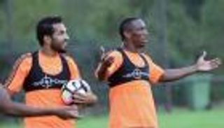 زاكيروني يستبعد مبخوت وخليل من ودية هندوراس