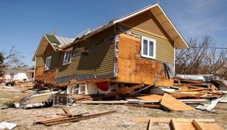 الإعصار مايكل يخلف أضرارا كبيرة في بلدة مكسيكو بيتش