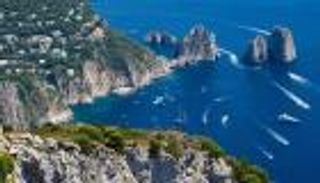بالصور.. "جزيرة كابري" جوهرة إيطالية يقصدها مشاهير العالم