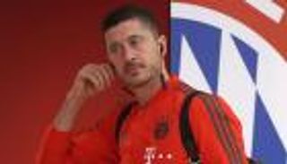 ليفاندوفيسكي: كنت قريبا من الرحيل عن بايرن