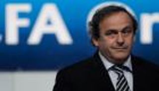 بلاتيني يبدأ خطوات الثأر من إبعاده عن الفيفا