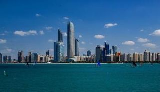 درجة الحرارة العظمى في أبوظبي 38