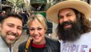 "منزه البشر".. مهنة جديدة تقضي على الشعور بالوحدة