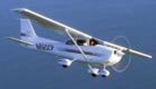 مصرع 3 وإصابة 8 إثر سقوط طائرة صغيرة وسط حشد بمطار وسط ألمانيا