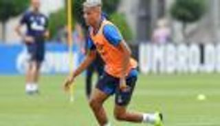 المغربي حارث يتعافى من إصابته ويشارك في تدريبات شالكه