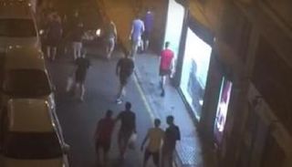 مشجعو إنجلترا في إشبيلية 