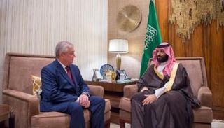 جانب من لقاء الأمير محمد بن سلمان وألكسندر لافرينتيف