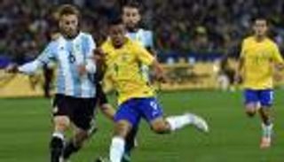 حكم نهائي أبطال أوروبا 2017 يدير كلاسيكو البرازيل والأرجنتين