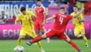 اتهامات العنصرية والشغب تلاحق رومانيا بعد مباراة صربيا