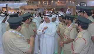 الفريق الشيخ سيف بن زايد آل نهيان يزور معرض جيتكس