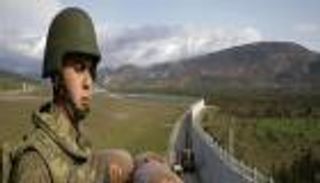 صحيفة: تركيا تعزل الأكراد بثالث أطول جدار في العالم