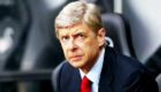 فينجر يكشف عن موعد عودته للتدريب