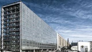 معهد العالم العربي بباريس 