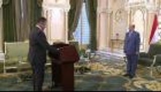 رئيس الحكومة اليمنية يؤدي اليمين الدستورية أمام هادي