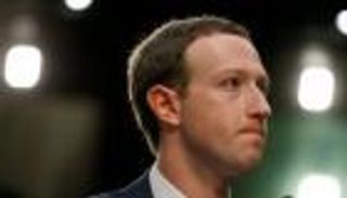 انقلاب أمريكي للإطاحة بمؤسس فيسبوك