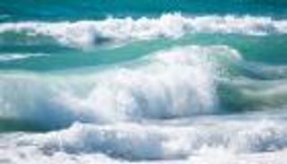 تحذيرات من اضطراب الموج في الخليج العربي