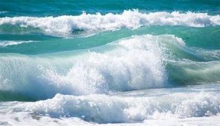 تحذيرات من اضطراب الموج في الخليج العربي