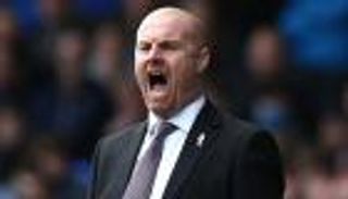 مدرب بيرنلي يستشهد بفوز إنجلترا على إسبانيا لانتقاد الإحصائيات