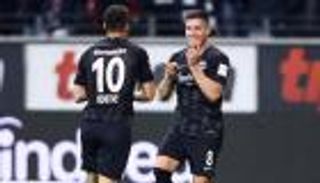 خماسية تاريخية لمهاجم فرانكفورت في البوندسليجا