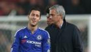 مورينيو يرفض انتقاد هازارد وينهال عليه بالمديح