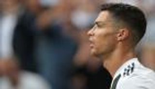 رونالدو يطرق أبواب التاريخ بهدف في شباك جنوى