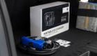 سحب شواحن سيارات بي إم دبليو الكهربائية بسبب عيب خطير