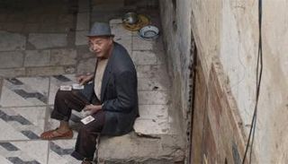 الممثل المصري محمود حميدة في مشهد من فيلم 