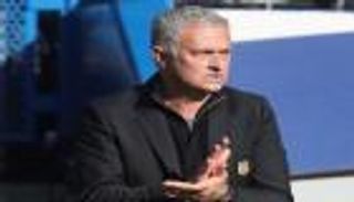 مورينيو ينتقد حكام الدوري الإنجليزي بعد التعادل مع تشيلسي