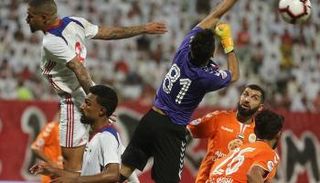 صورة من مباراة الشارقة وعجمان 