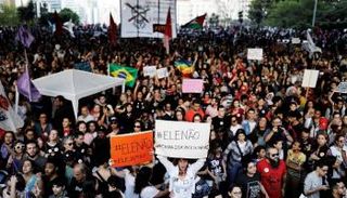 جانب من الاحتجاجات الرافضة لبولسونارو - رويترز