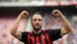 هيجوايين يستهدف رقما تاريخيا في ديربي الغضب