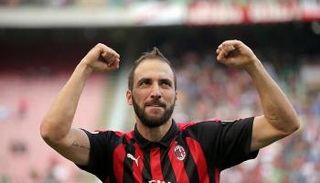 جونزالو هيجوايين   