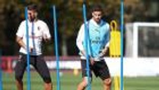 "بلاي ستيشن" وسيلة لاعبي ميلان للتغلب على التوتر قبل الديربي