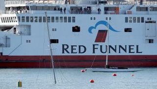 العبارة رد فالكون التي تسيرها شركة رد فانيل